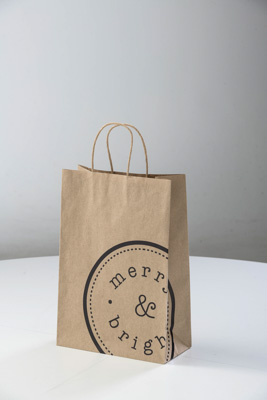 August 2022 / C493S0267-Merry& Bright_002