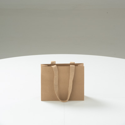 February 2024 / C234S00010-Premium-Satchel-WH-CAM-RAW_240226-_Z8C6563