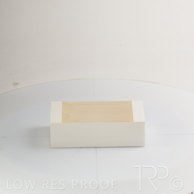 May 2024 / Macrone-Box_240511_002