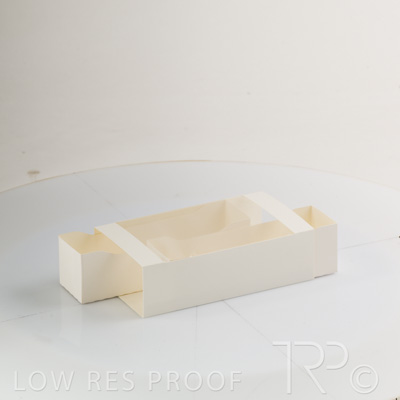 May 2024 / Macrone-Box_240511_004