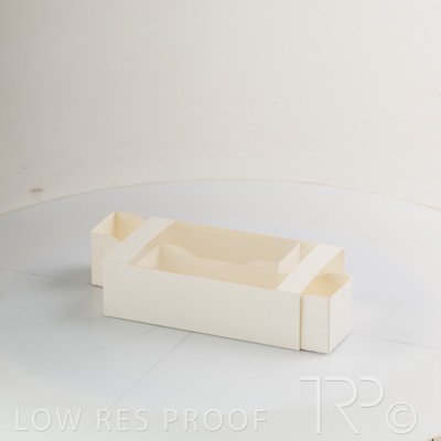 May 2024 / Macrone-Box_240511_006