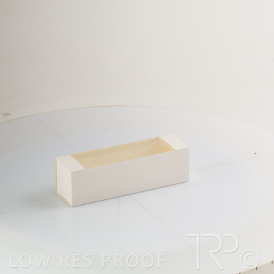 May 2024 / Macrone-Box_240511_020