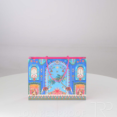 August 2024 / CP914P0015-CAMILLA-XMAS-BAG-Medium-240819-3