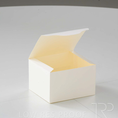 September 2024 / Windowless_CLB_Carton_001