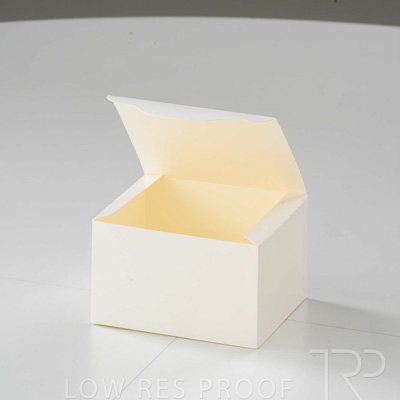 September 2024 / Windowless_CLB_Carton_003