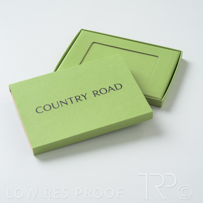 December 2024 / Q903P2255-Country-Road-Gift-Card-Box-241217-_Z8C6271