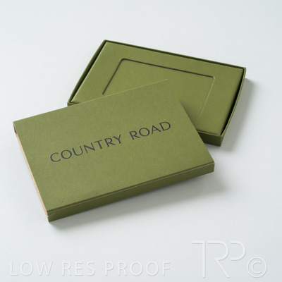 December 2024 / Q903P2265-Country-Road-Gift-Card-Box-241217-_Z8C6272