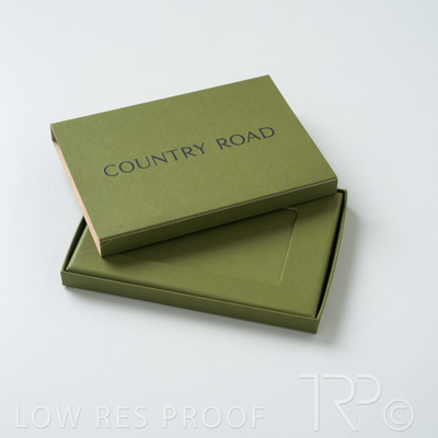 December 2024 / Q903P2265-Country-Road-Gift-Card-Box-241217-_Z8C6273