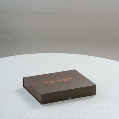 September 2025 / Q904P0006-RWM-Ctn-Br-Lg-Gift-Box_001