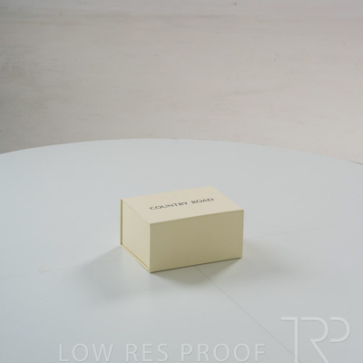 September 2025 / Q904P0015-CR-CTN-Giftbox-sml-Prem-2025_001