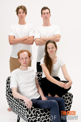 December 2018 / THE_BELLS_48_181207