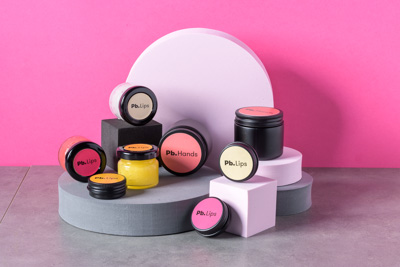 November 2022 / LIPS-and-HANDS-group_028