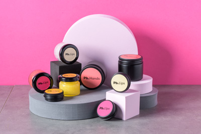 November 2022 / LIPS-and-HANDS-group_028