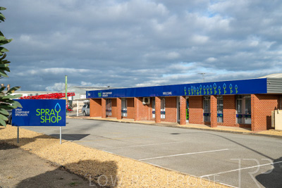 March 2023 / Spray-Shop-Signage_230309__Z9M5602