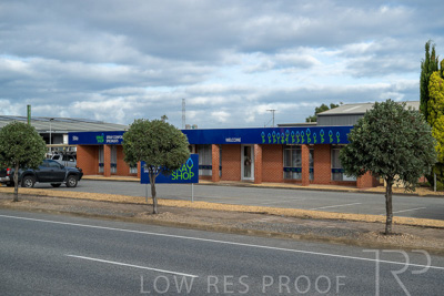 March 2023 / Spray-Shop-Signage_230309__Z9M5629