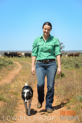 October 2020 / Phoebe_STOREY_and_Bindi_201001_048