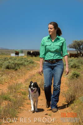 October 2020 / Phoebe_STOREY_and_Bindi_201001_051