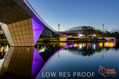 June 2017 / TORRENS_FOOTBRIDGE_NIGHT_AD_OVAL_012_170625