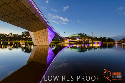June 2017 / TORRENS_FOOTBRIDGE_NIGHT_AD_OVAL_020_170625