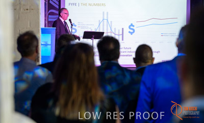 FYFE_XMAS_064_120104