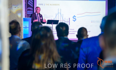 FYFE_XMAS_065_120104