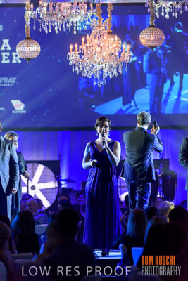 DISCOVERY_DINNER_81P2070