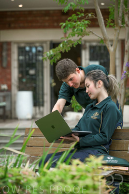 November 2023 / Home-Stay-SCENE-2_231114-_Z9E9541