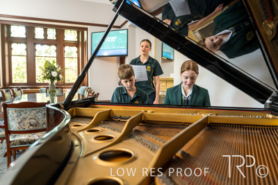 April 2023 / MERCEDES-230403-332