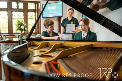 April 2023 / MERCEDES-230403-339