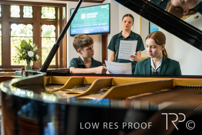 April 2023 / MERCEDES-230403-341