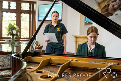 April 2023 / MERCEDES-230403-370