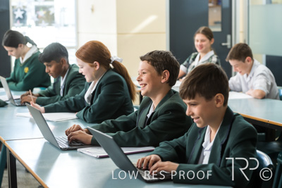 April 2023 / MERCEDES-230404-409