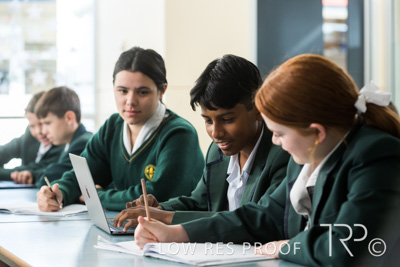 April 2023 / MERCEDES-230404-430