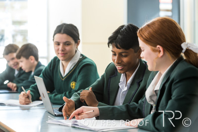 April 2023 / MERCEDES-230404-431