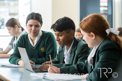 April 2023 / MERCEDES-230404-439