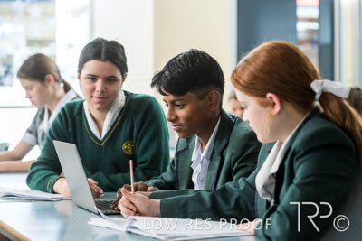 April 2023 / MERCEDES-230404-440