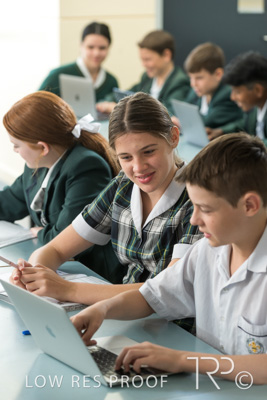 April 2023 / MERCEDES-230404-454