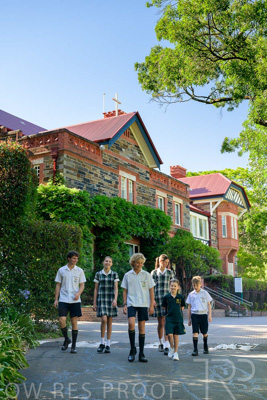 February 2024 / MERCEDES-Propectus-240212-_Z9E9671