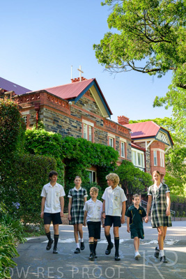 February 2024 / MERCEDES-Propectus-240212-_Z9E9728