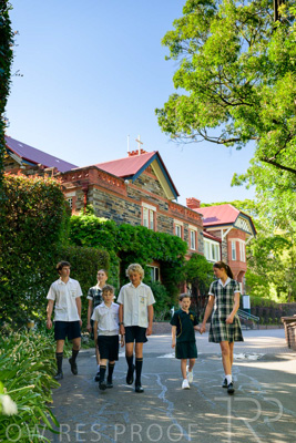 February 2024 / MERCEDES-Propectus-240212-_Z9E9781