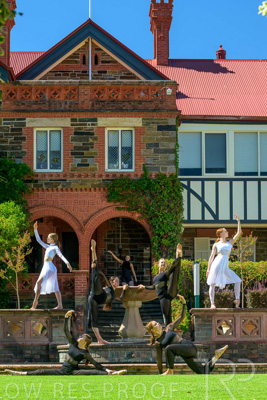 March 2024 / DANCE-Fountain_240327_Z9C3946