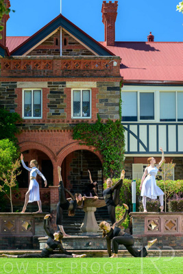 March 2024 / DANCE-Fountain_240327_Z9C3957