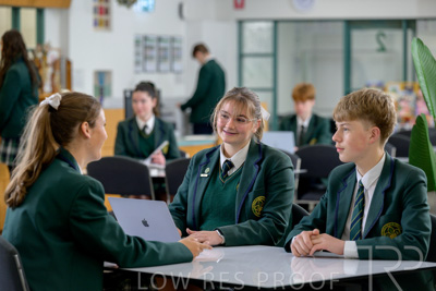 August 2025 / LIBRARY-Seniors_250826-2204