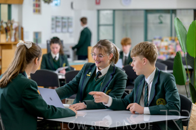 August 2025 / LIBRARY-Seniors_250826-2213