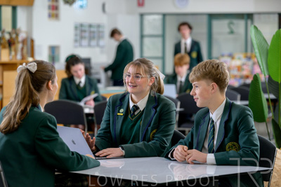 August 2025 / LIBRARY-Seniors_250826-2222