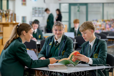 August 2025 / LIBRARY-Seniors_250826-2259