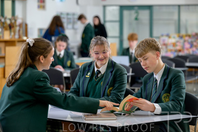 August 2025 / LIBRARY-Seniors_250826-2265