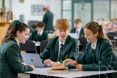 August 2025 / LIBRARY-Seniors_250826-2359