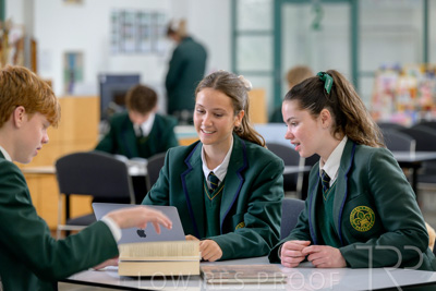 August 2025 / LIBRARY-Seniors_250826-2379