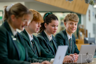 August 2025 / LIBRARY-Seniors_250826-2717